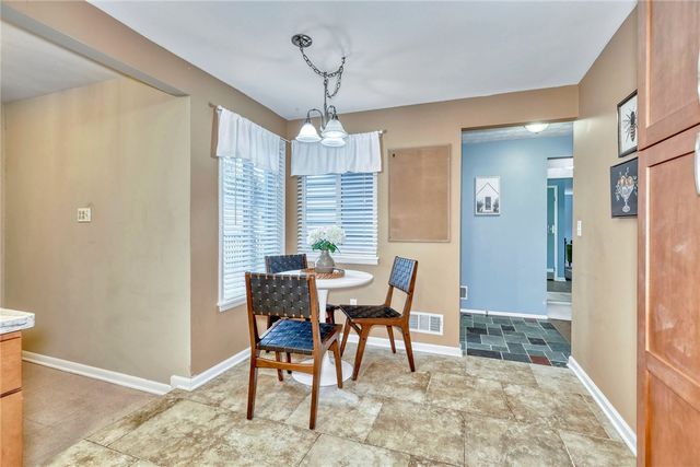 26 Hanningfield Cir Circle, Perinton, NY 14450