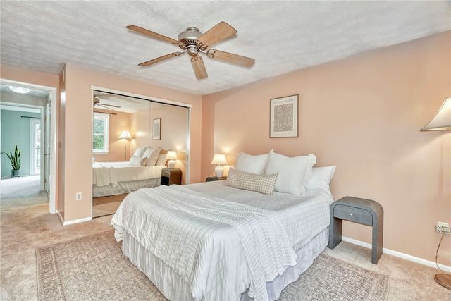 26 Hanningfield Cir Circle, Perinton, NY 14450