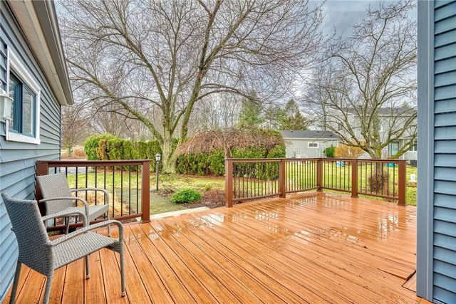 26 Hanningfield Cir Circle, Perinton, NY 14450