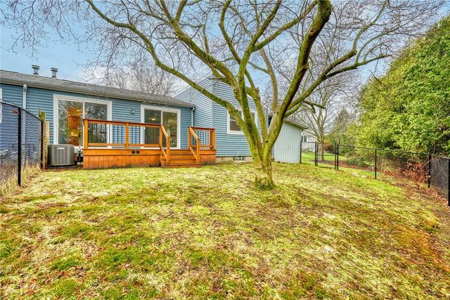 26 Hanningfield Cir Circle, Perinton, NY 14450