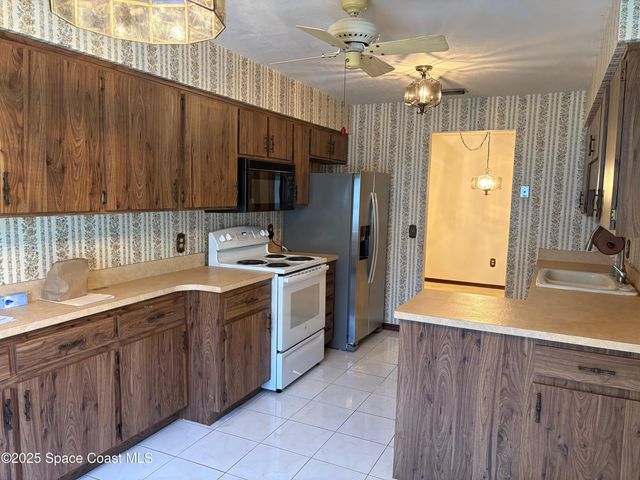 627 Greenwood Village Boulevard, 17a, Melbourne, FL 32904