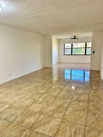 4691 Lucerne Lakes Boulevard 104, Lake Worth, FL 33467