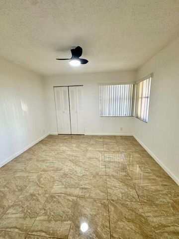 4691 Lucerne Lakes Boulevard 104, Lake Worth, FL 33467