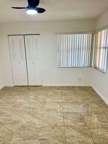 4691 Lucerne Lakes Boulevard 104, Lake Worth, FL 33467