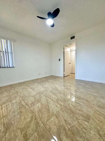 4691 Lucerne Lakes Boulevard 104, Lake Worth, FL 33467