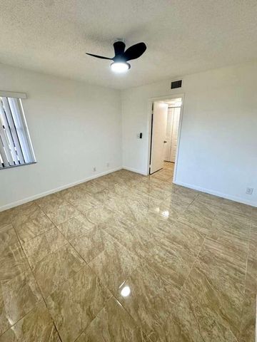 4691 Lucerne Lakes Boulevard 104, Lake Worth, FL 33467