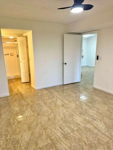 4691 Lucerne Lakes Boulevard 104, Lake Worth, FL 33467