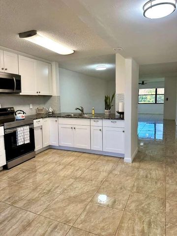 4691 Lucerne Lakes Boulevard 104, Lake Worth, FL 33467