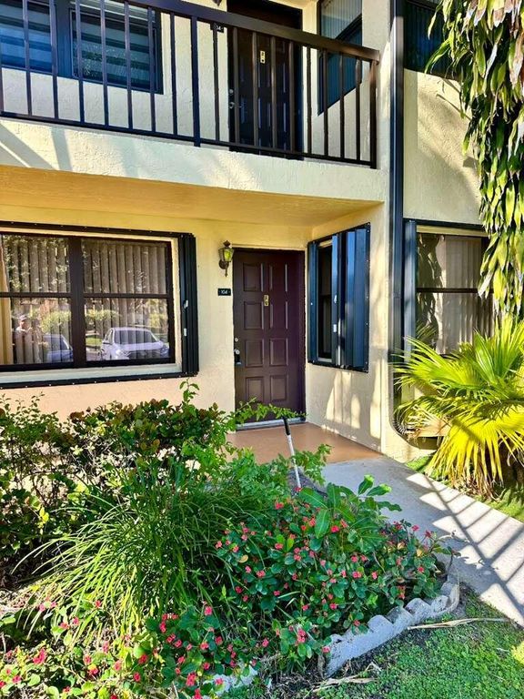 4691 Lucerne Lakes Boulevard 104, Lake Worth, FL 33467