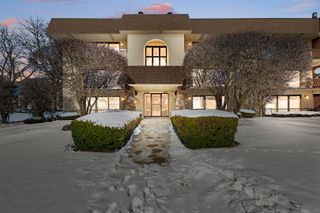 7426 W 153rd Street 2, Orland Park, IL 60462