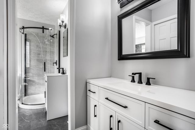 51 Glasgow Lane, Noblesville, IN 46060