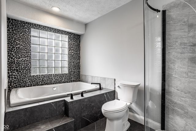 51 Glasgow Lane, Noblesville, IN 46060