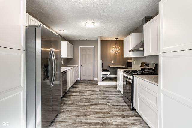 51 Glasgow Lane, Noblesville, IN 46060