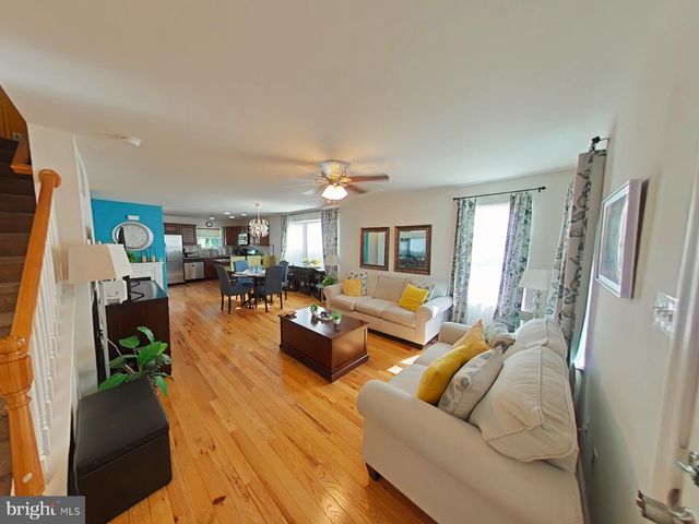 62 S LINDEN AVE, Lansdowne, PA 19050