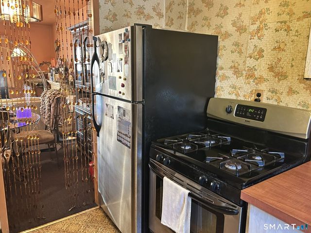 2 Camelot Drive 4, Bloomfield, CT 06002
