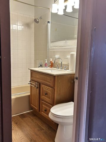 2 Camelot Drive 4, Bloomfield, CT 06002