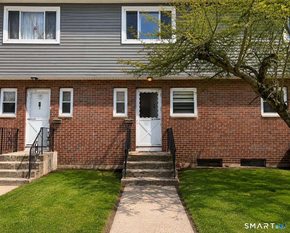 2 Camelot Drive 4, Bloomfield, CT 06002