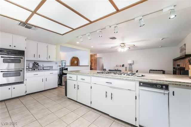 121 East Rancho Drive, Henderson, NV 89015