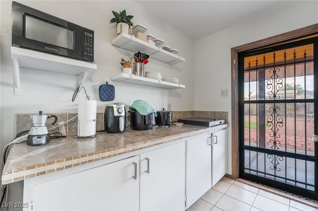 121 East Rancho Drive, Henderson, NV 89015