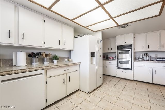 121 East Rancho Drive, Henderson, NV 89015