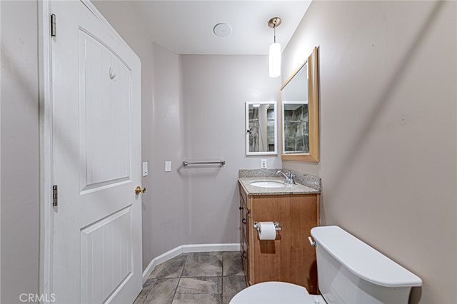 18862 Vista Del Canon G, Newhall, CA 91321