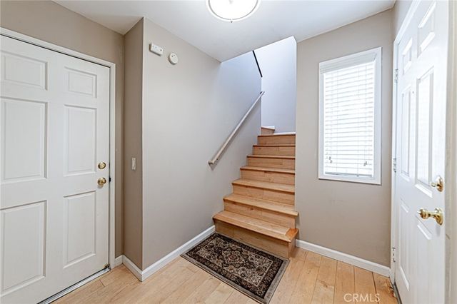 18862 Vista Del Canon G, Newhall, CA 91321