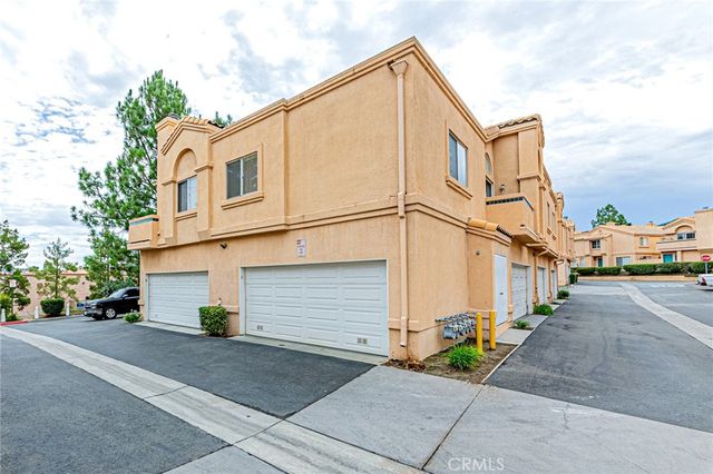 18862 Vista Del Canon G, Newhall, CA 91321