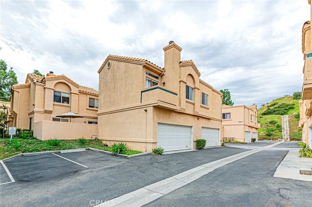 18862 Vista Del Canon G, Newhall, CA 91321