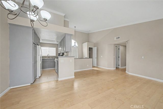 18862 Vista Del Canon G, Newhall, CA 91321