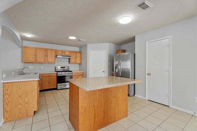 21015 Hidden Bridle Court, Houston, TX 77073