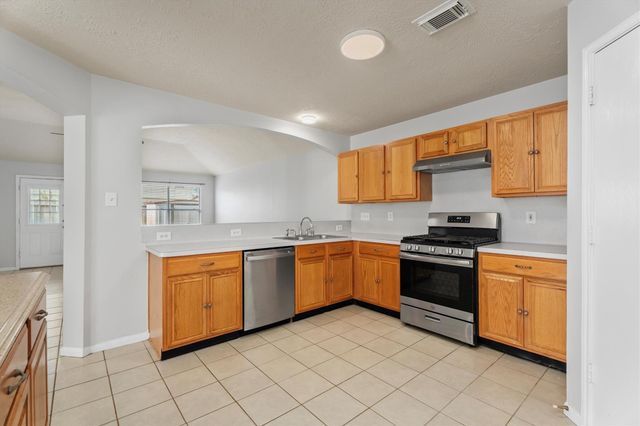 21015 Hidden Bridle Court, Houston, TX 77073