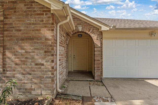 21015 Hidden Bridle Court, Houston, TX 77073