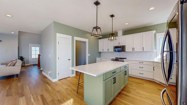 577 Keefe Court NW, Eyota, MN 55934