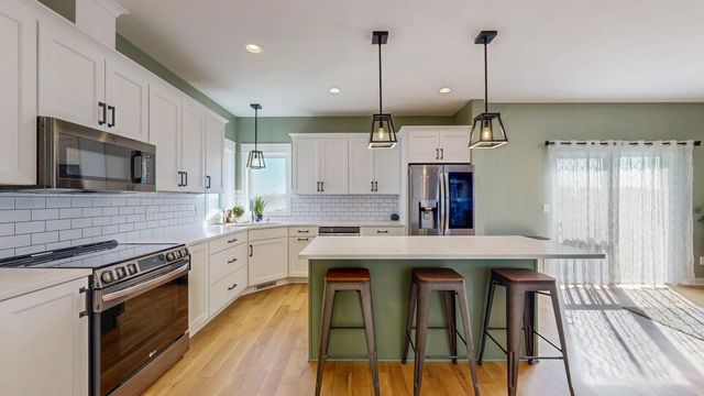 577 Keefe Court NW, Eyota, MN 55934