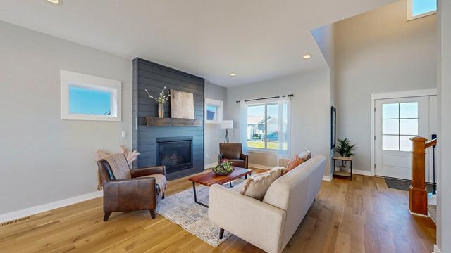 577 Keefe Court NW, Eyota, MN 55934