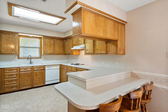 618 Hickory Street, Levelland, TX 79336