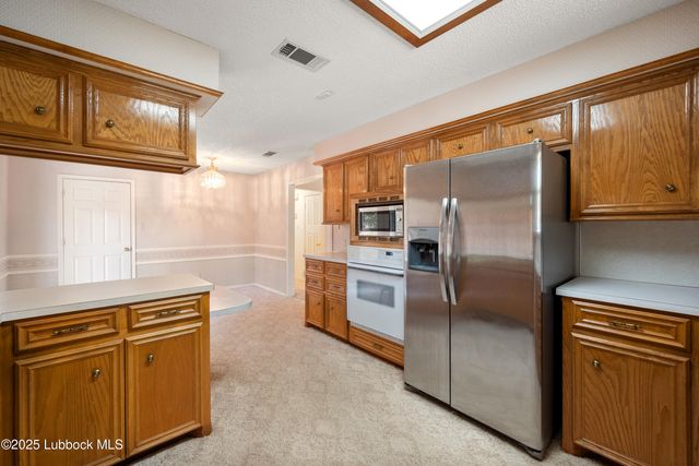 618 Hickory Street, Levelland, TX 79336