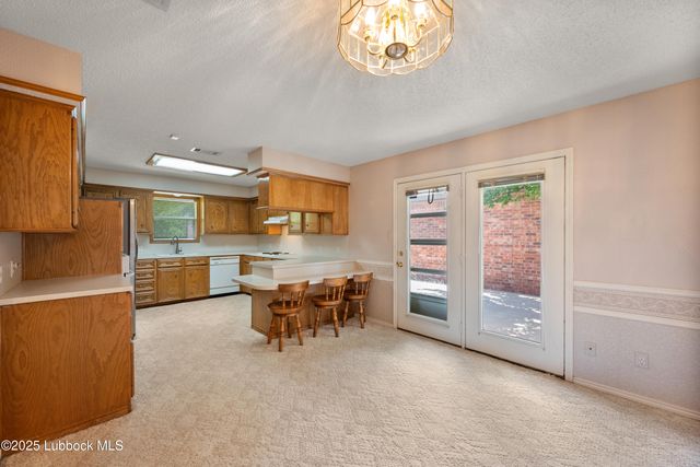 618 Hickory Street, Levelland, TX 79336