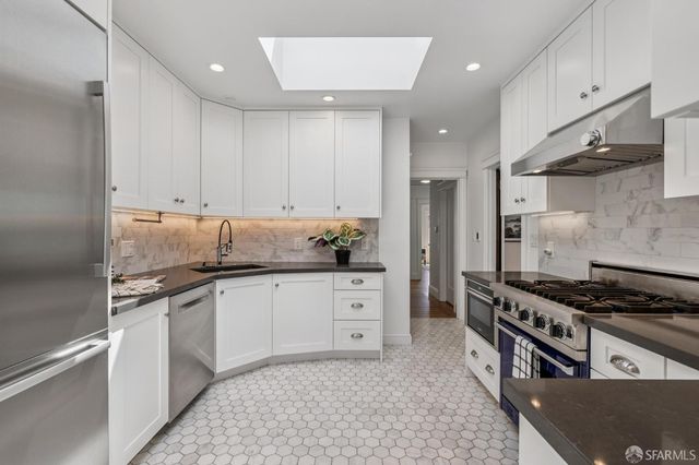 2071 Vicente Street, San Francisco, CA 94116