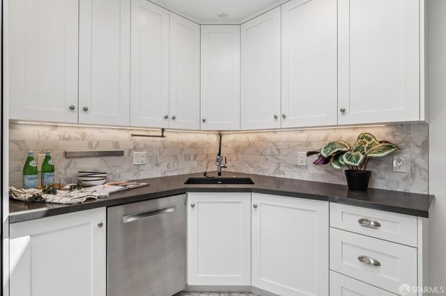 2071 Vicente Street, San Francisco, CA 94116