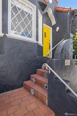 2071 Vicente Street, San Francisco, CA 94116