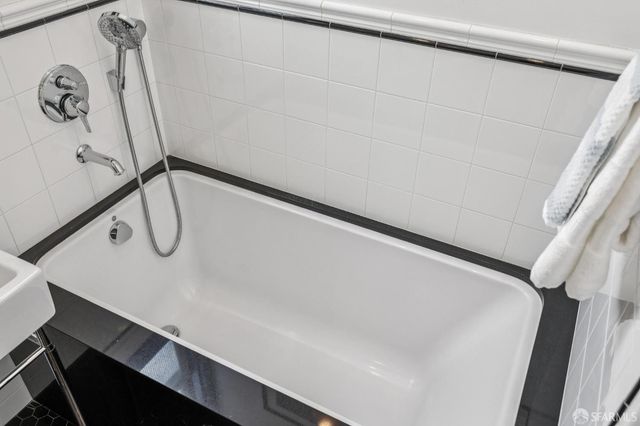 2071 Vicente Street, San Francisco, CA 94116