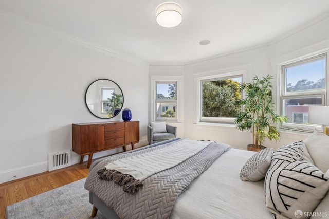 2071 Vicente Street, San Francisco, CA 94116