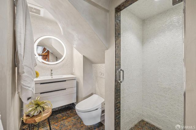 2071 Vicente Street, San Francisco, CA 94116