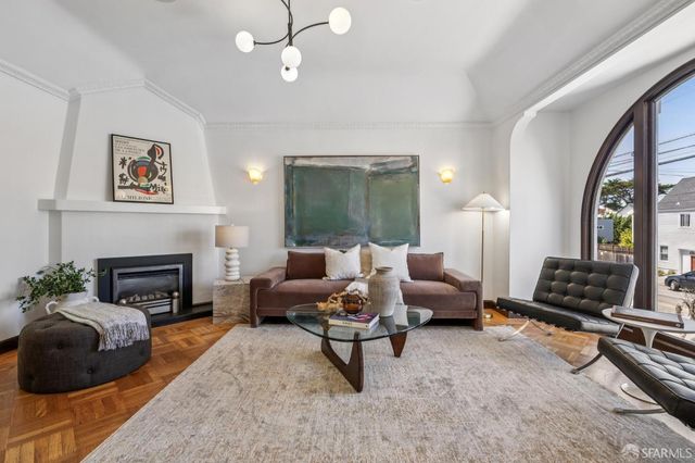 2071 Vicente Street, San Francisco, CA 94116