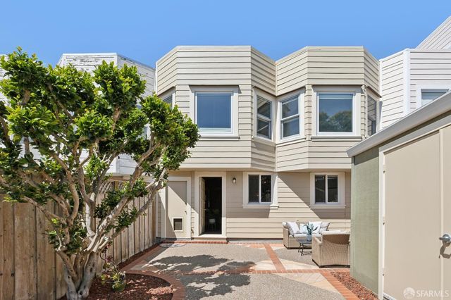 2071 Vicente Street, San Francisco, CA 94116