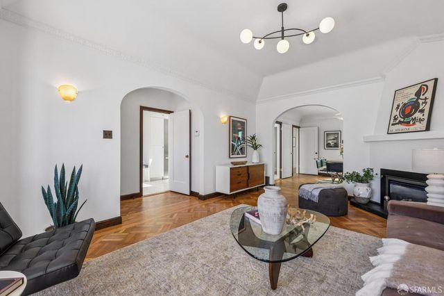 2071 Vicente Street, San Francisco, CA 94116