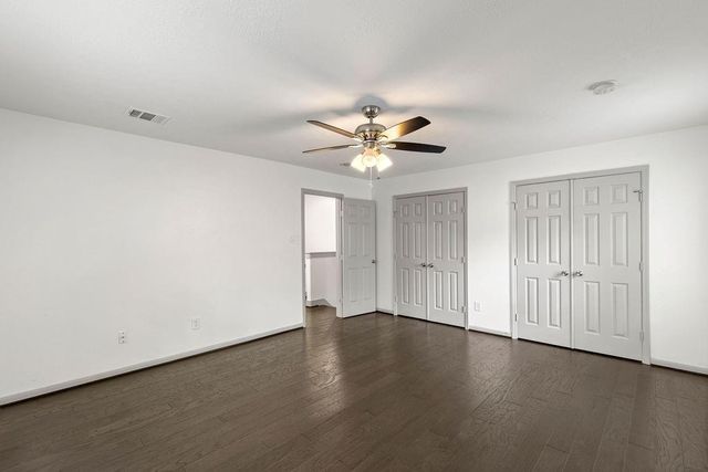 39 W Tallowberry Drive, The Woodlands, TX 77381