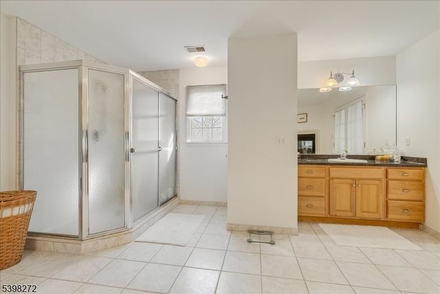 10 King Alex Ct, Sparta Twp., NJ 07871