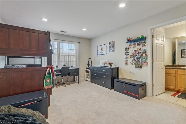 10 King Alex Ct, Sparta Twp., NJ 07871